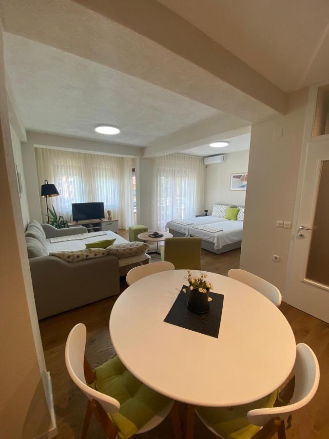 Apartment N & N สตรูกา ภายนอก รูปภาพ